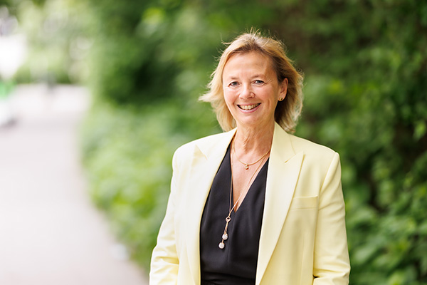Christine Lange